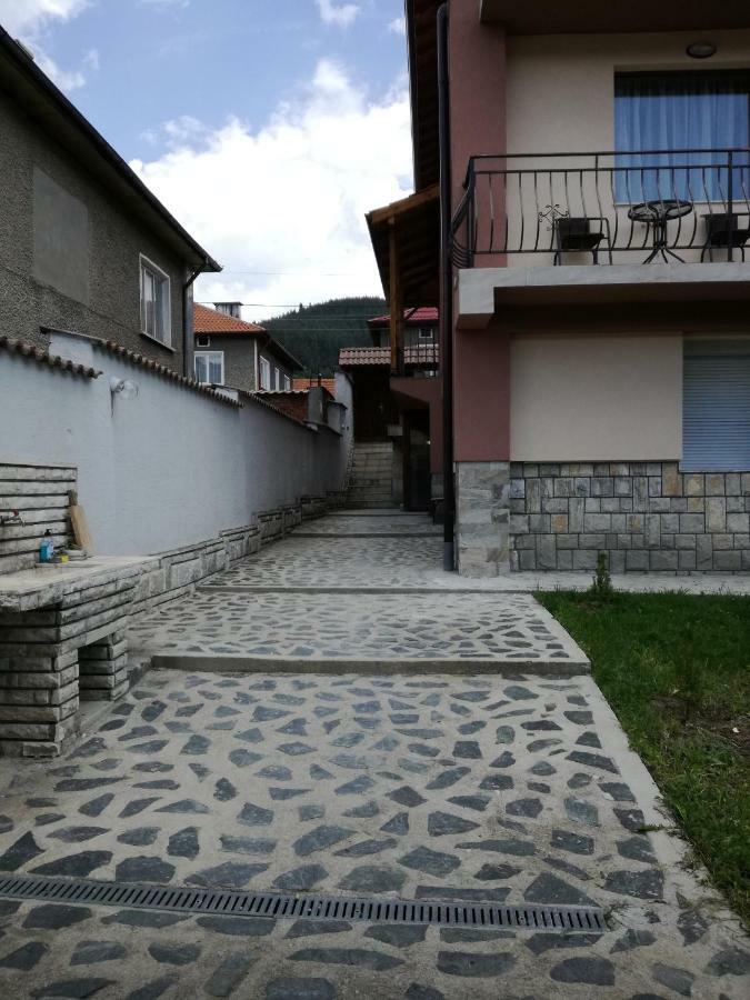 Отель Къща Генчеви Сырница Экстерьер фото